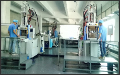 Vertical injection machine